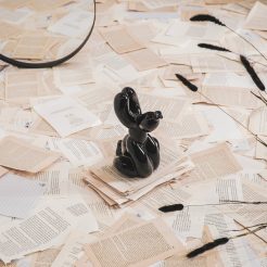 Sitting Balloon Dog Black Kunst en Kadootjes