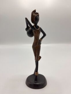 Statue africaine de dame avec vase