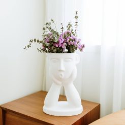 Vase en céramique avec visage (blanc)