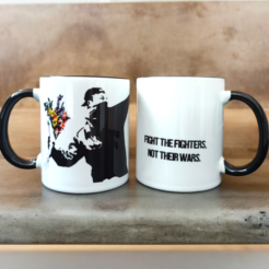 Mug en céramique Banksy 325 ml - The Flowerthrower
