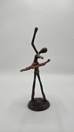 Statue de ballerine en bronze – figure féminine en pose de danse avec patine brun rougeâtre (20 cm)