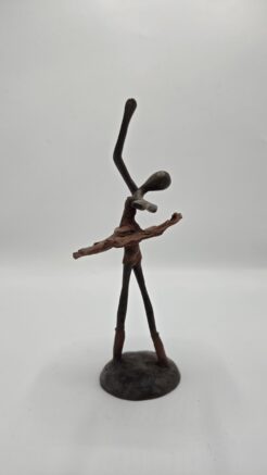 Bronzen beeld ballerina – vrouwfiguur in danshouding met roodbruin patina (20 cm)