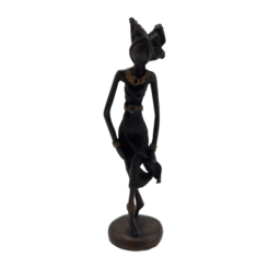Statue noire africaine d’une dame au chapeau